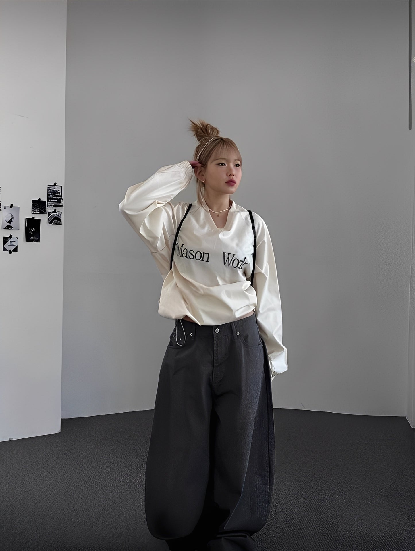 Glossy Maison V-Neck Sweatshirt
