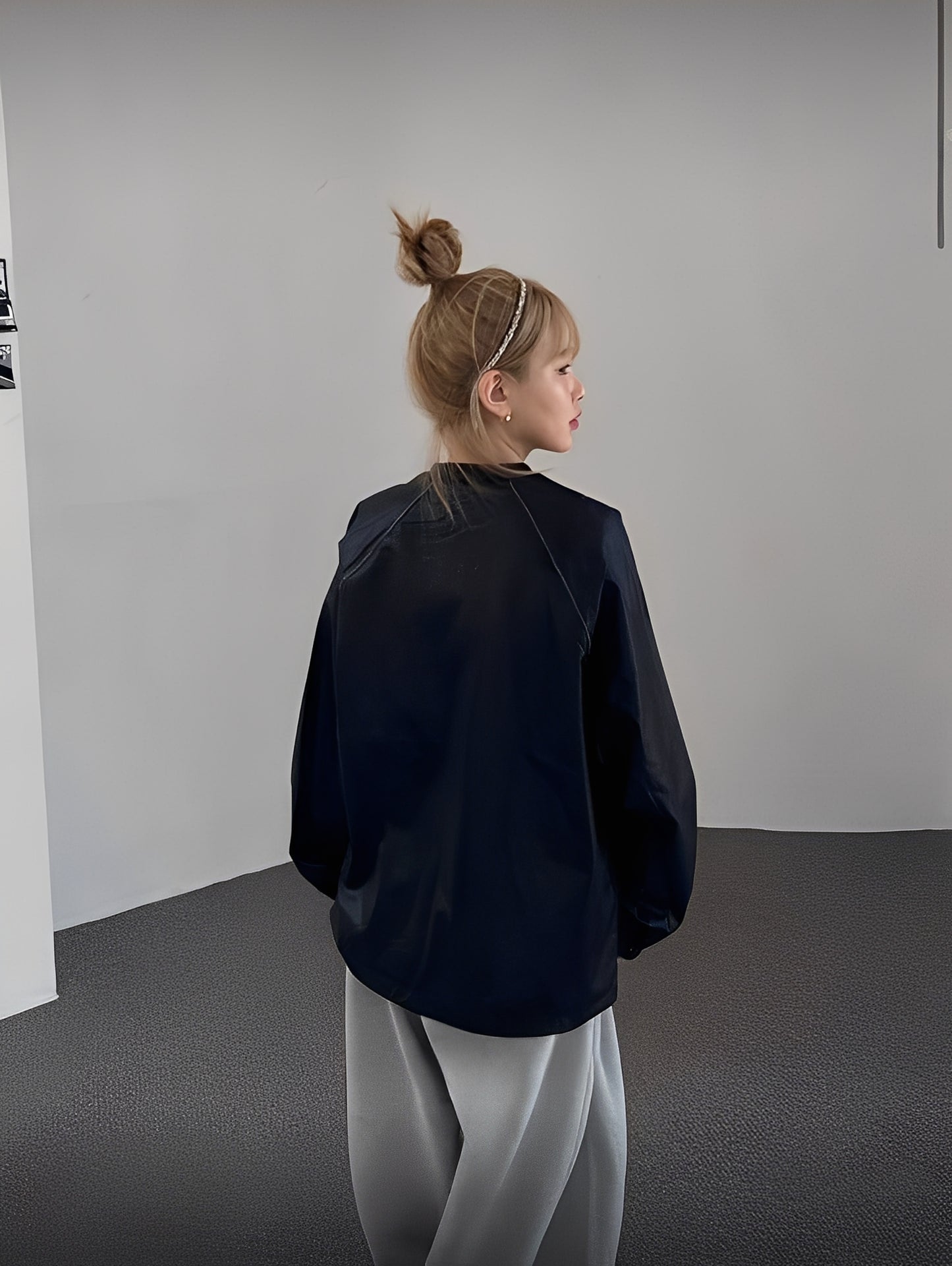 Glossy Maison V-Neck Sweatshirt